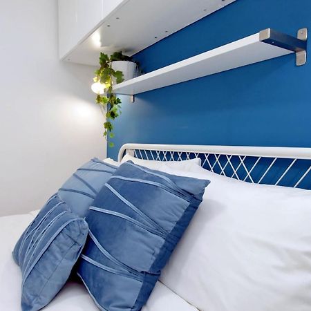 Ych-Confortevole Suite Al Colosseo Rome Bagian luar foto