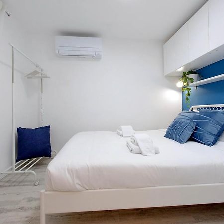 Ych-Confortevole Suite Al Colosseo Rome Bagian luar foto