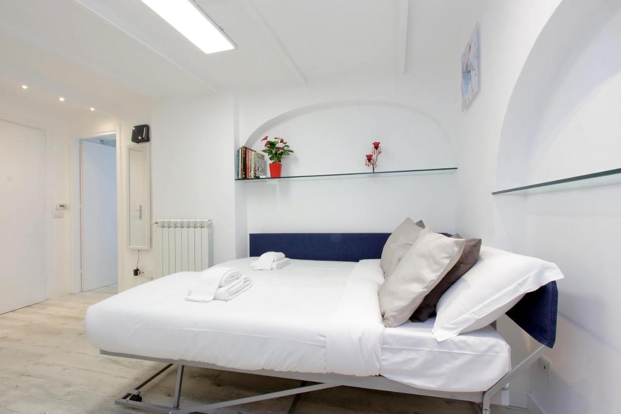 Ych-Confortevole Suite Al Colosseo Rome Bagian luar foto